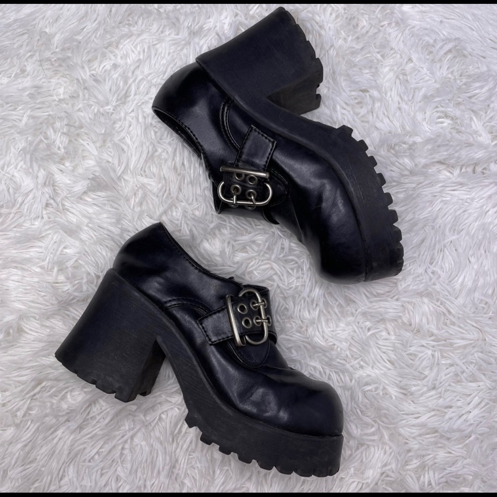 Vintage 90s Y2K Funky Chunk Platform
Chunky Heel Ankle Boots